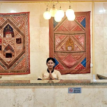 Pasifik Hotel Джакарта Экстерьер фото